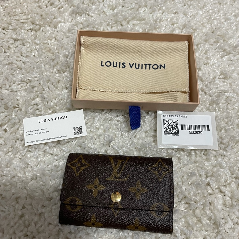 Louis Vuitton Multicles Key Holder - Picture 8 of 12